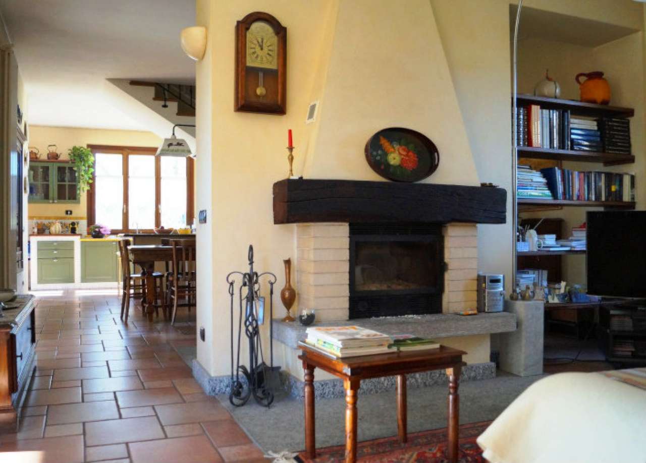 Villa Trifamiliare SESTO CALENDE vendita   ANGERA Sestocase Immobiliare