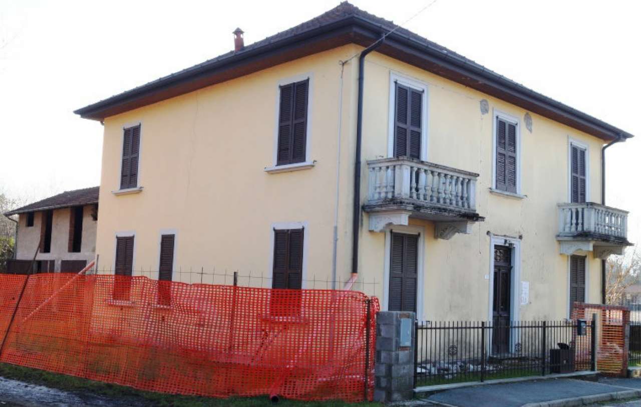 Villa Trifamiliare LEGGIUNO vendita   DANTE ALIGHIERI Sestocase Immobiliare