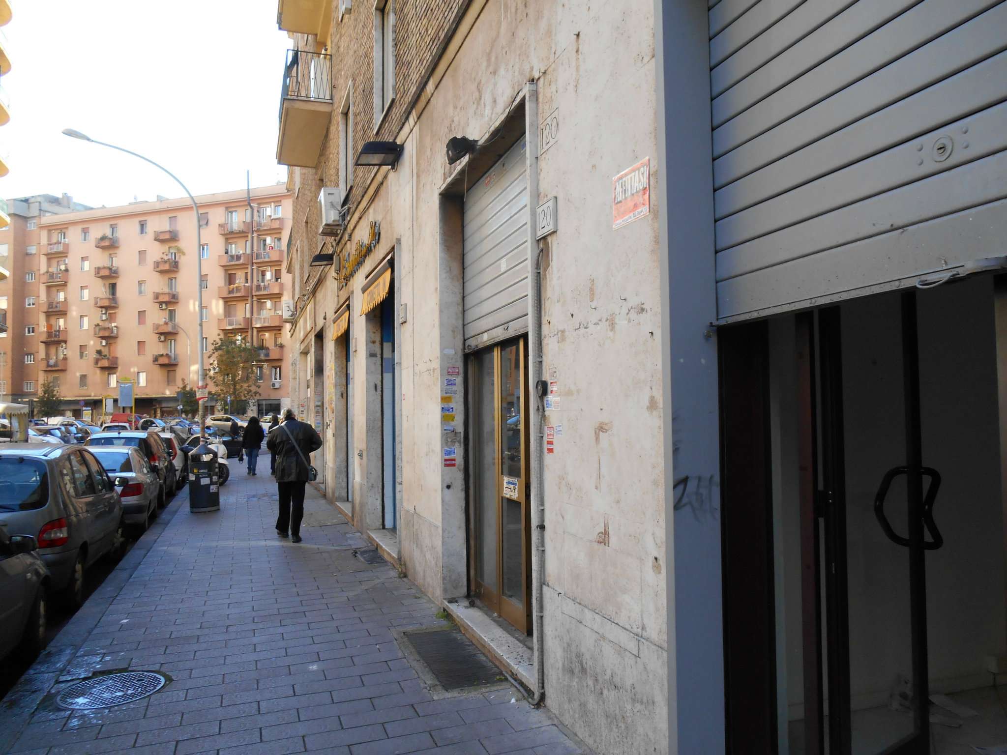 Negozio - Loc.Com. ROMA vendita  APPIA NUOVA eurialo TOPCASA IMMOBILIARE SRL