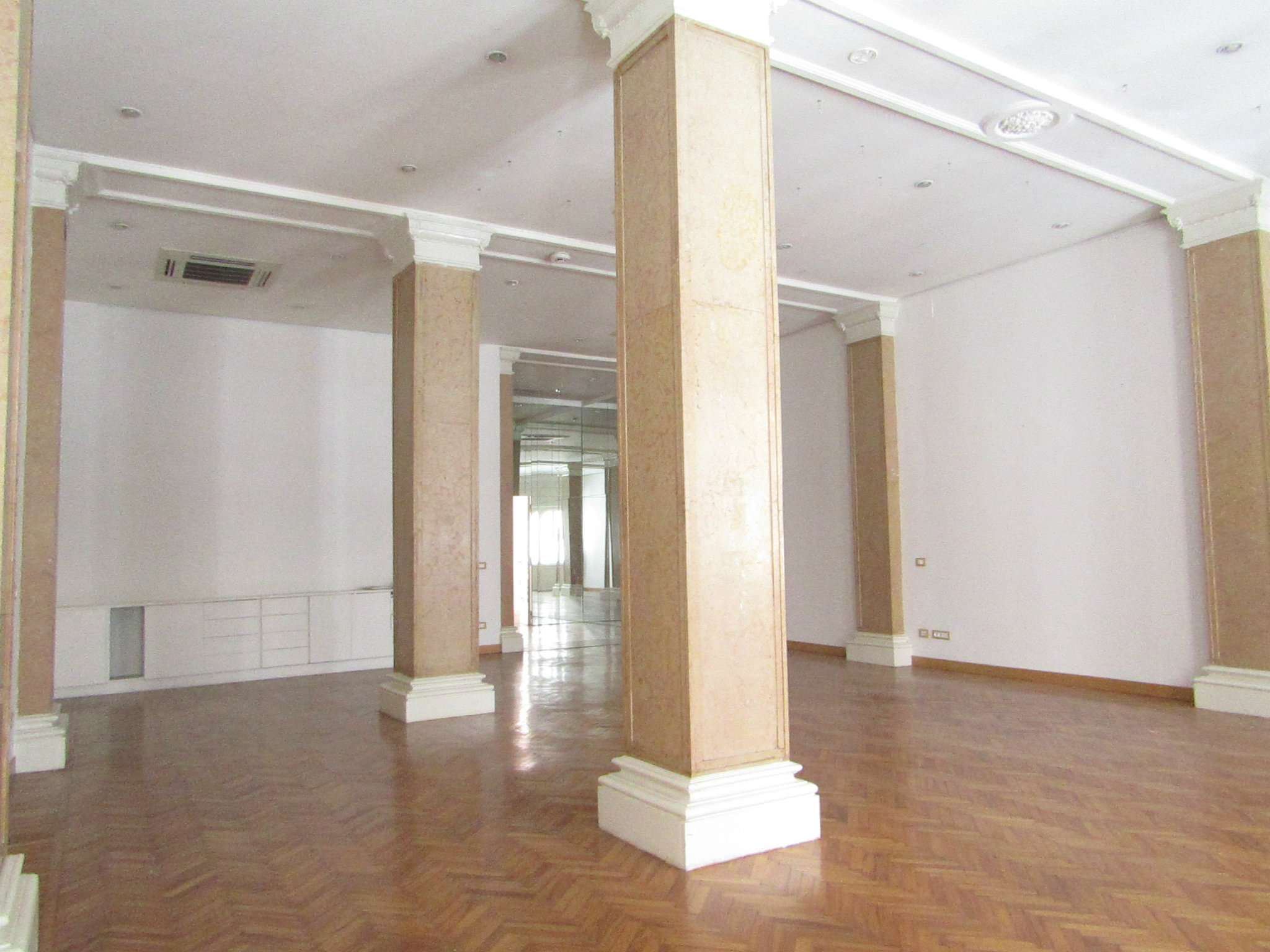 Ufficio - Loc.Com. ROMA vendita  Centro storico DEL BABUINO TOPCASA IMMOBILIARE SRL