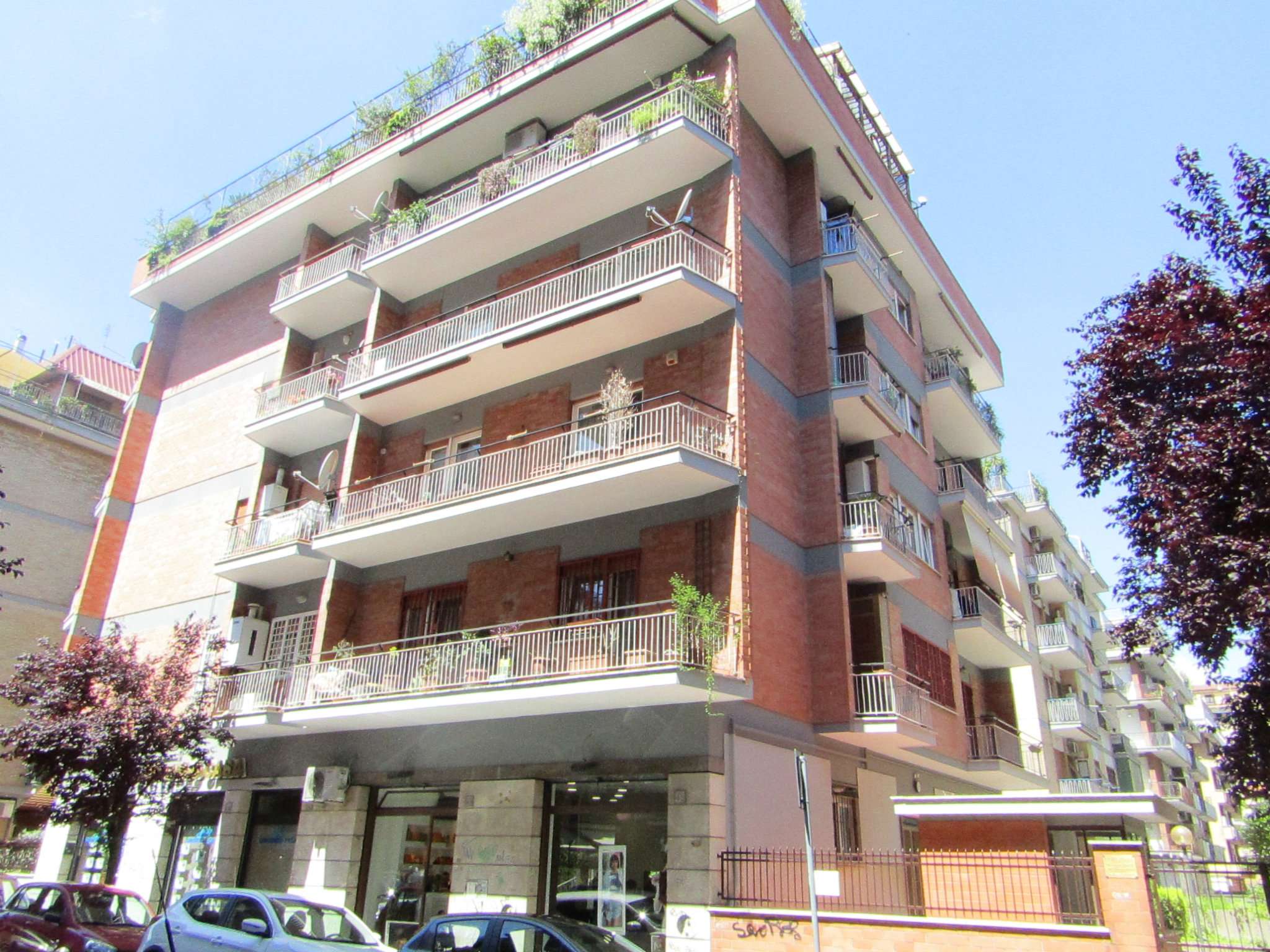  roma vendita quart: appio latino (ix mun.) topcasa immobiliare srl