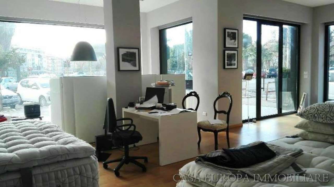 Negozio - Loc.Com. ROMA vendita  LIDO DI OSTIA LEVANTE Isole del Capoverde Casa Europa Immobiliare
