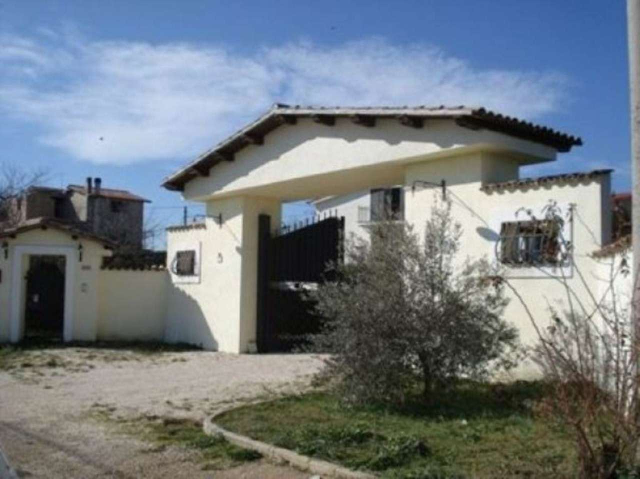 Villa Trifamiliare ROMA vendita  Cassia flaminia gaspero barbera Immobiliare Casa Roma srl