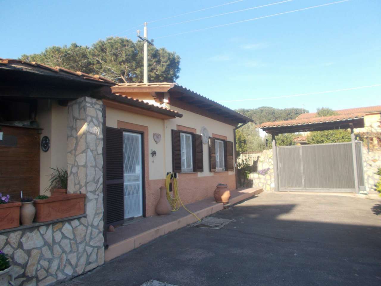 Villa Trifamiliare ROMA vendita  BOCCEA venaria Immobiliare Casa Roma srl