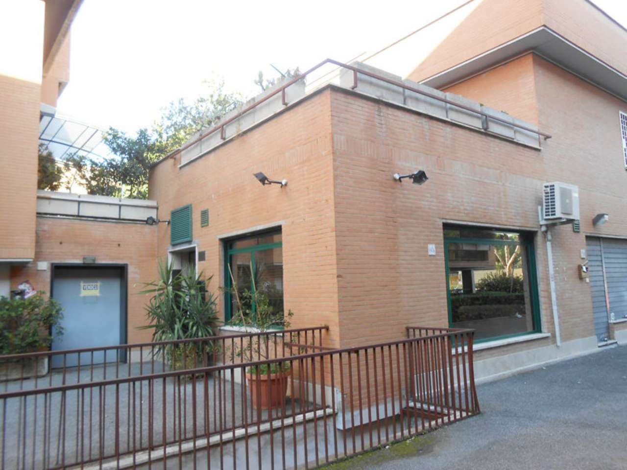 Negozio - Loc.Com. ROMA vendita  PRENESTINO - CENTOCELLE  Mario Ugo Guattari Euro Immobiliare s.n.c.
