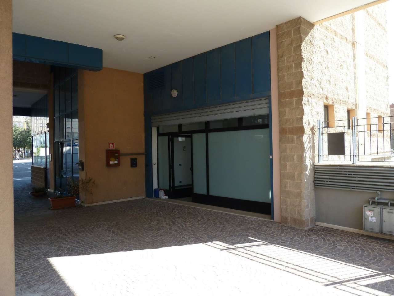 Negozio - Loc.Com. ROMA affitto  LAURENTINA Andrea Solario Euro Immobiliare s.n.c.