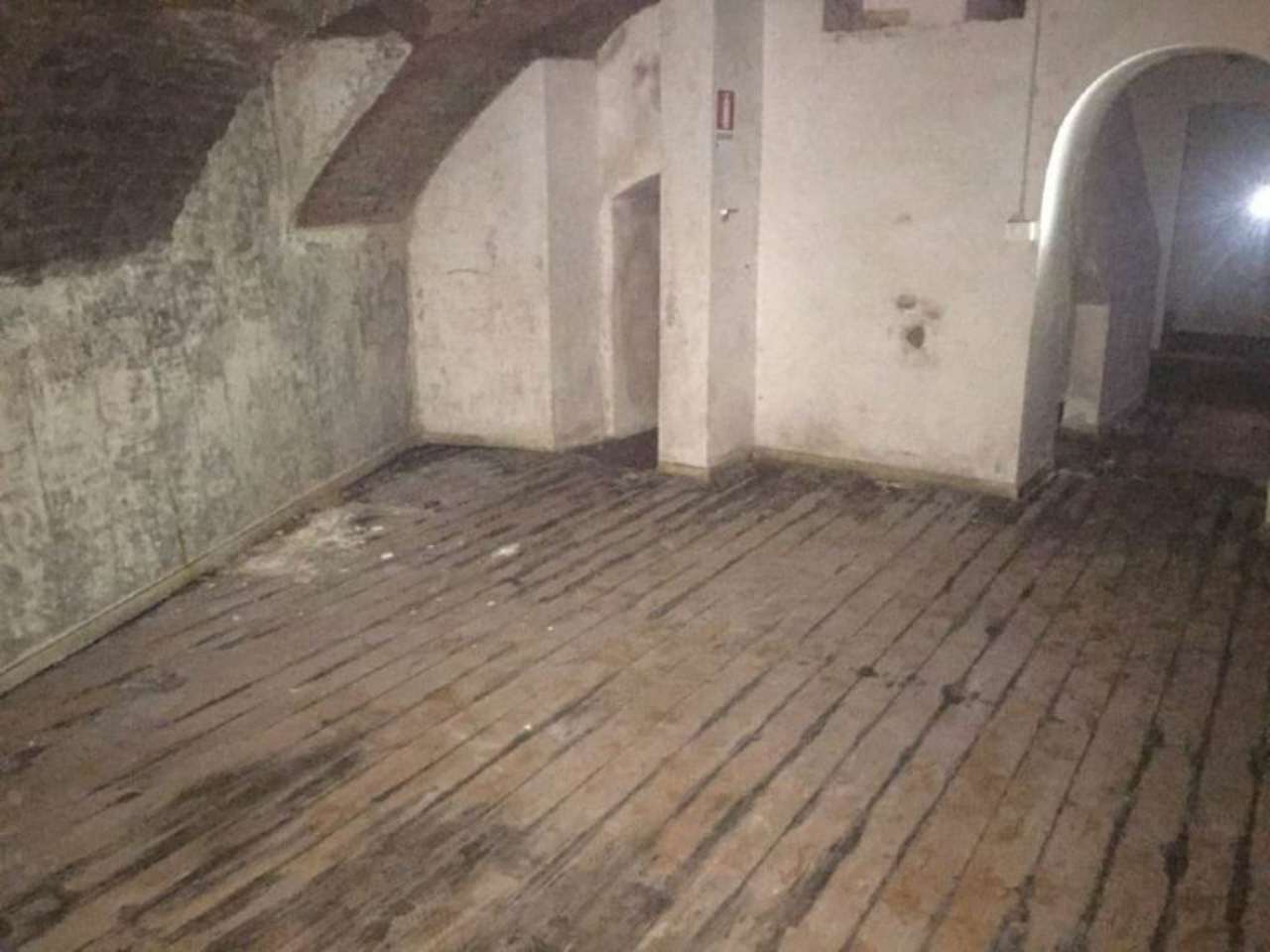Negozio - Loc.Com. TORINO vendita  CENTRO Santa Chiara Sherlock Holmes Immobiliare