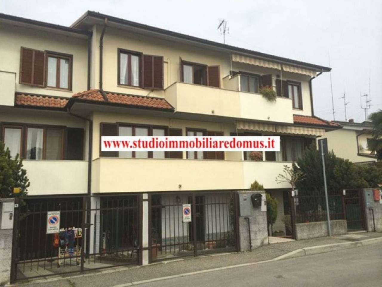 Villa Affiancata - Schiera BORGO SAN GIOVANNI vendita   G. Di Vittorio Studio Immobiliare Domus s.a.s