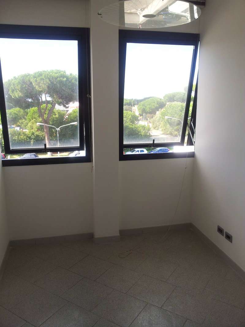 Ufficio - Loc.Com. ROMA affitto  AXA VIA PINDARO SG IMMOBILIARE