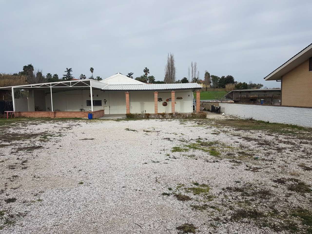 Negozio - Loc.Com. ROMA affitto  ACILIA VIA DELLA MAGGIORANA SG IMMOBILIARE