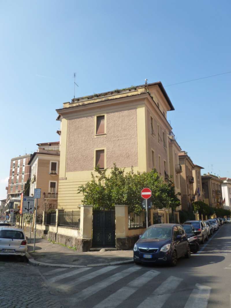 Appartamento ROMA vendita  Centro storico Statilia Ve.Lo. Services vendita & locazione immobili