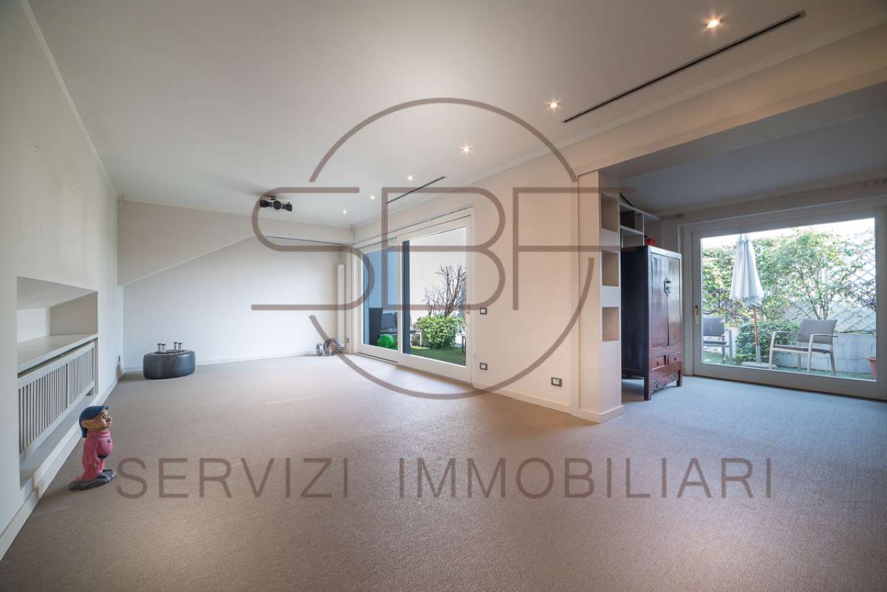 Attico MILANO vendita  FIERA Via Londonio S.B.F. SERVIZI IMMOBILIARI S.R.L.