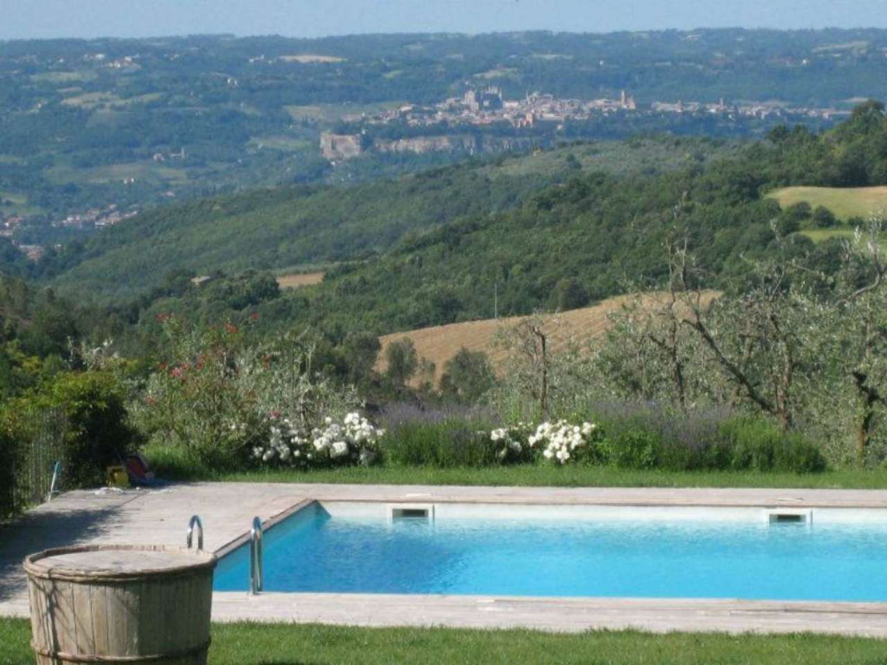 Villa ORVIETO vendita    ROMACASA