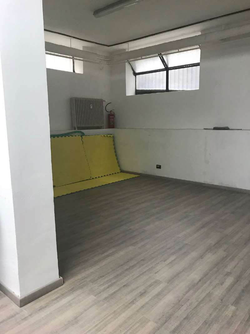 Negozio - Loc.Com. MILANO vendita  PORTA GENOVA Voghera Piùpiani servizi immobiliari