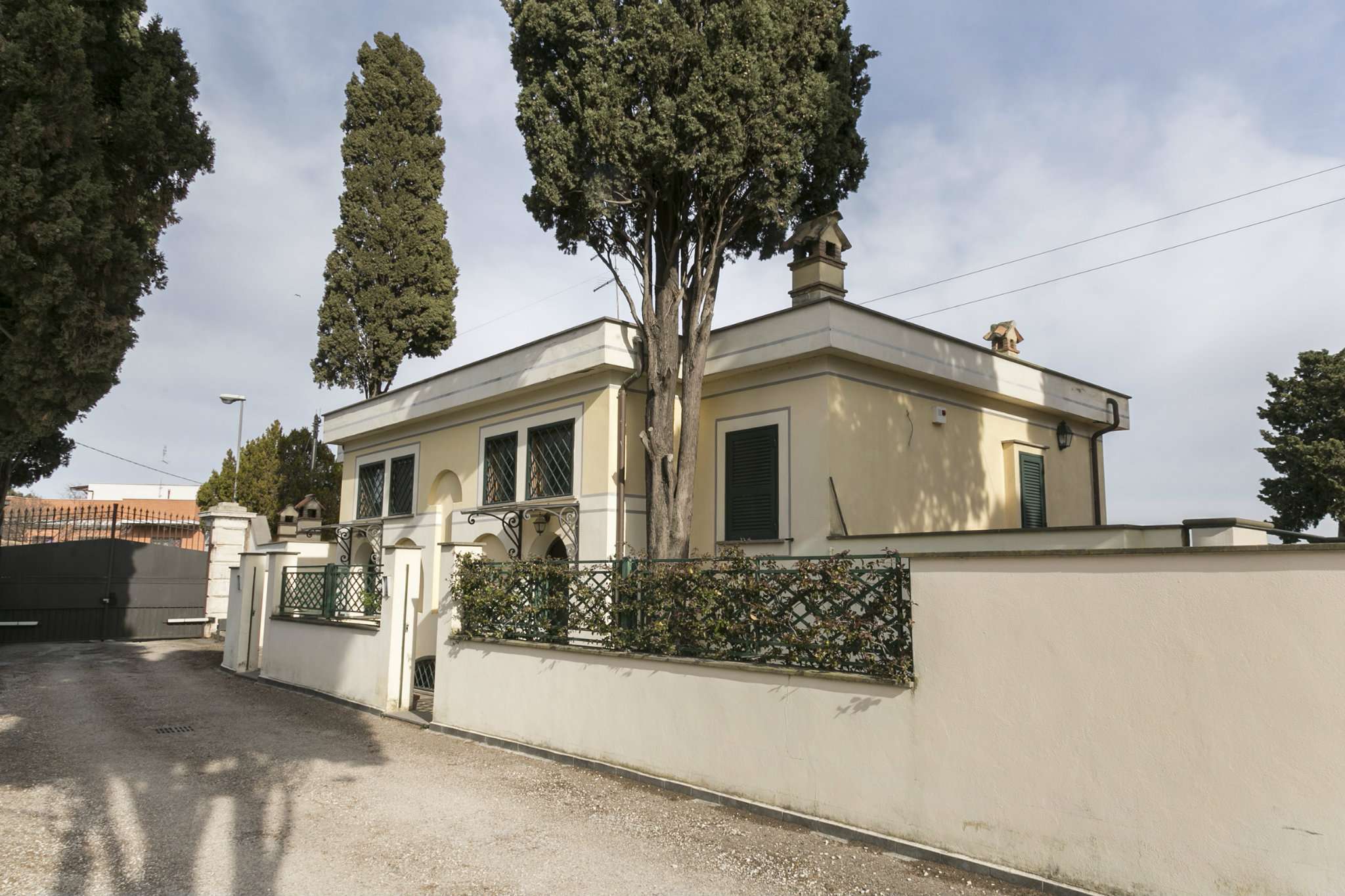 Villa Bifamiliare ROMA vendita  CASETTA MATTEI vicolo del conte Pantheon Immobiliare