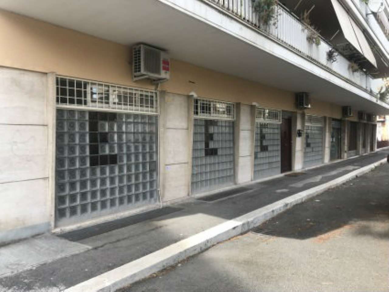 Negozio - Loc.Com. ROMA vendita  AURELIO (XVIII MUN.) del FONTANILE ARENATO Roma - Immobiliare.it