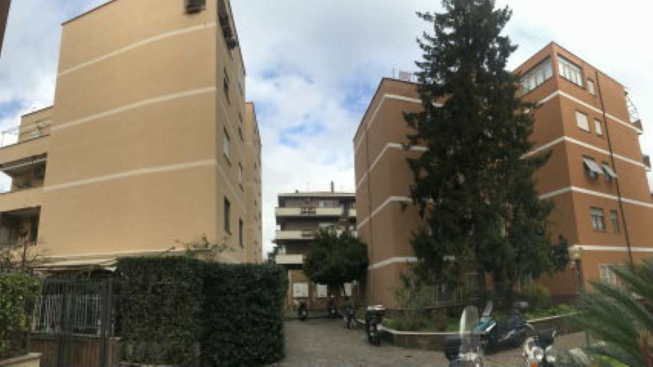 Appartamento ROMA vendita  GIANICOLENSE (XV MUN.) di Bravetta-sospeso Roma - Immobiliare.it