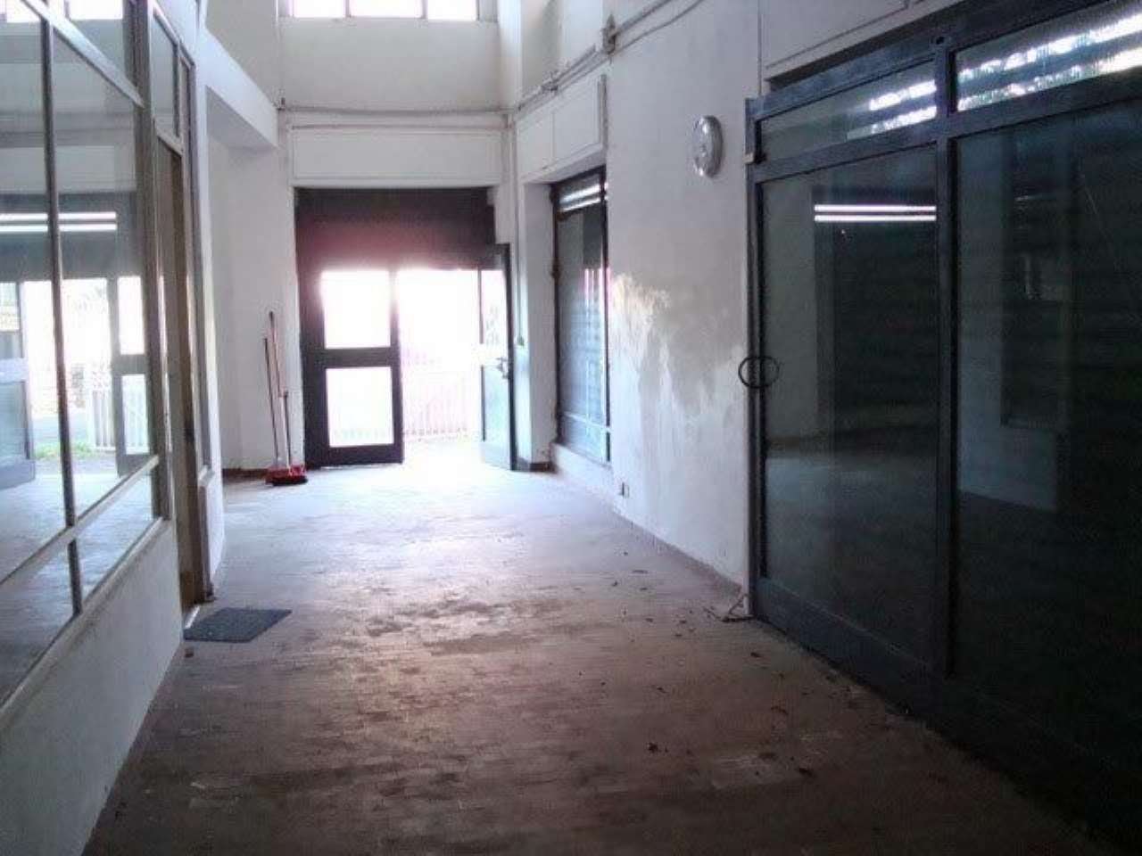 Negozio - Loc.Com. ROMA vendita  AURELIO (XVIII MUN.) via s.melchiade papa Boccea Immobiliare srl