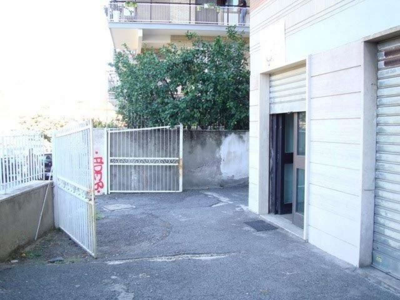 Negozio - Loc.Com. ROMA vendita  AURELIO (XVIII MUN.) via s.melchiade papa Boccea Immobiliare srl