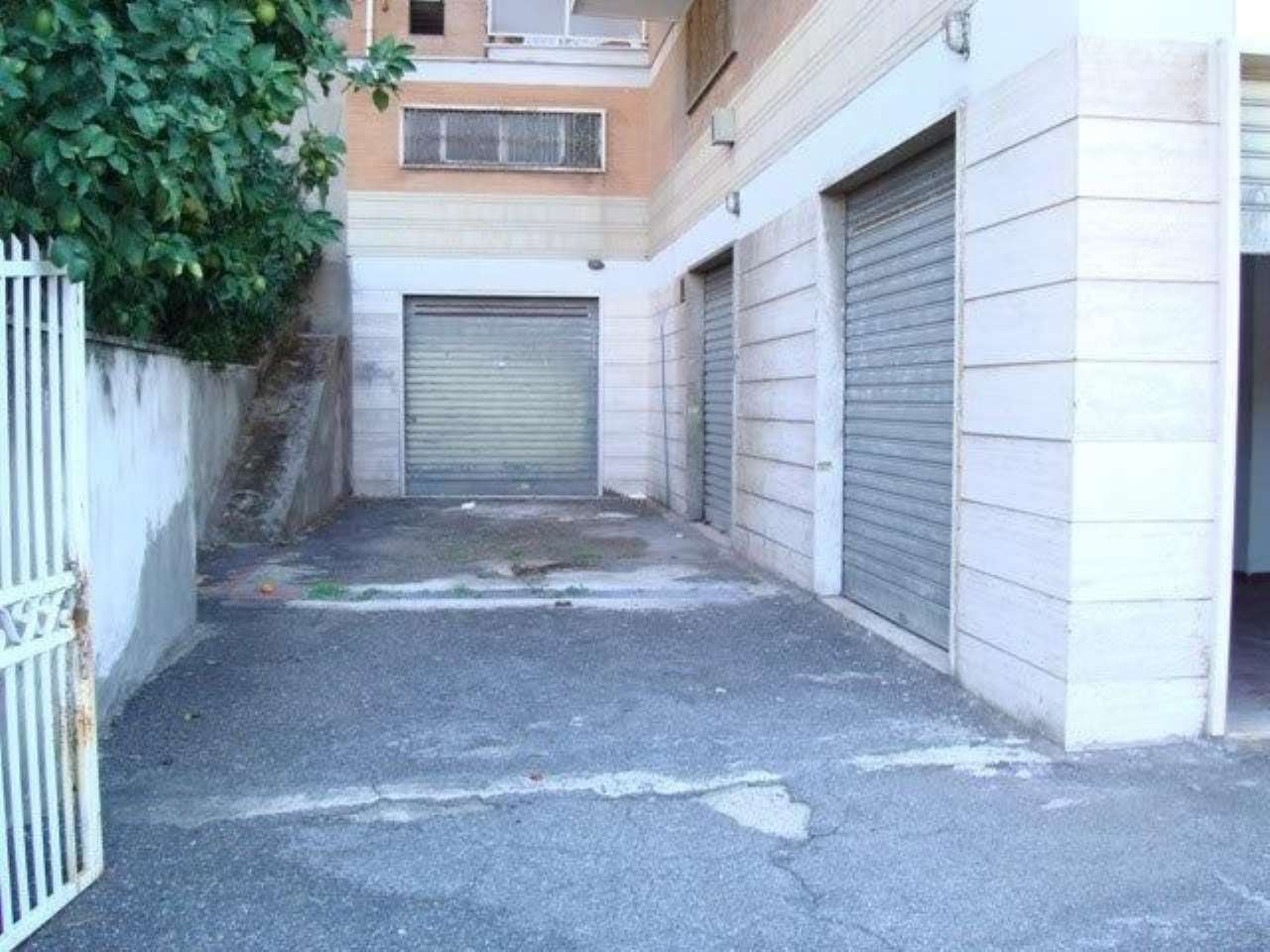 Negozio - Loc.Com. ROMA vendita  AURELIO (XVIII MUN.) via s.melchiade papa Boccea Immobiliare srl