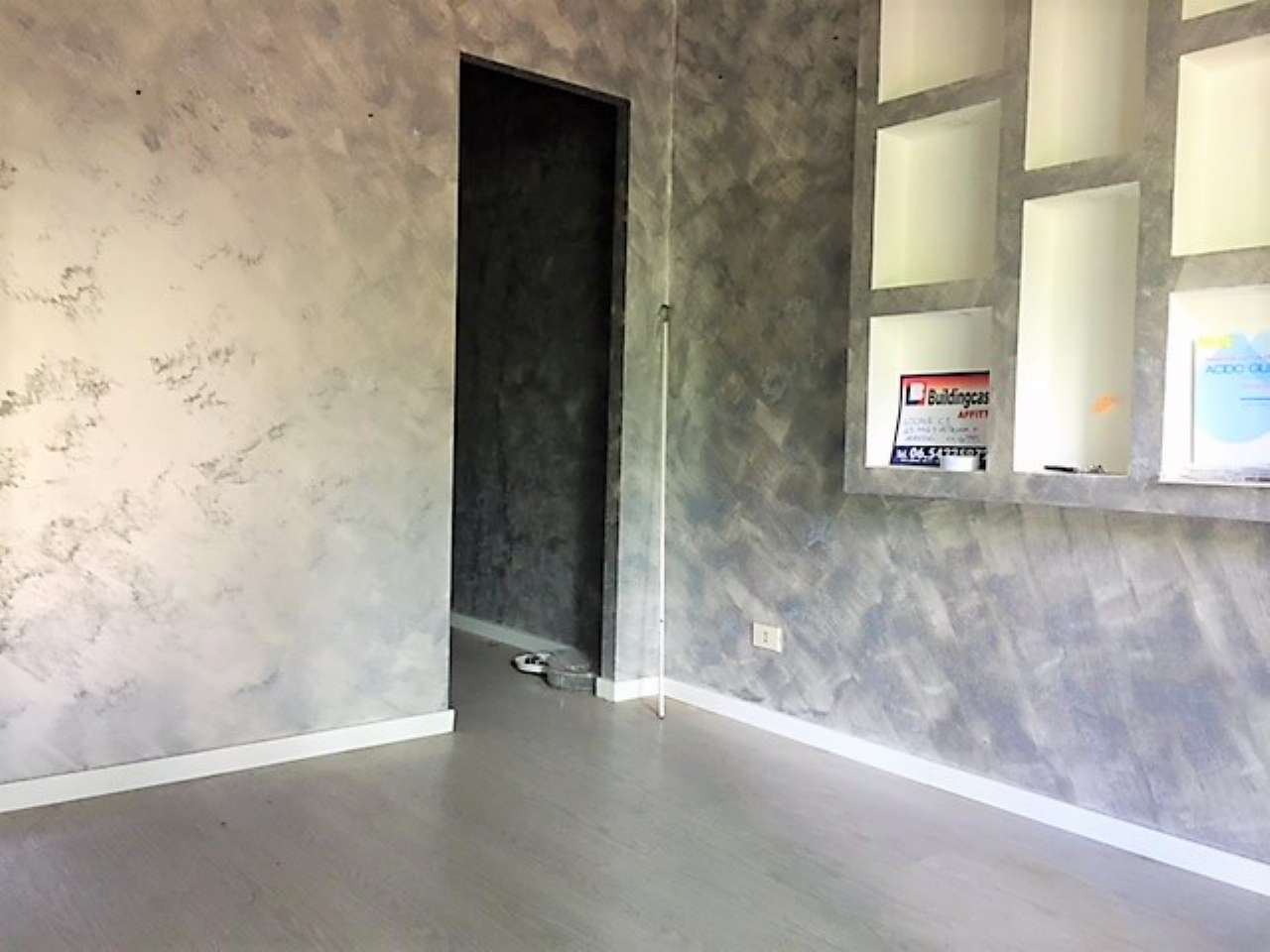 Negozio - Loc.Com. ROMA affitto  ARDEATINO  Delle Accademie EUR IMMOBILIARE S.R.L.