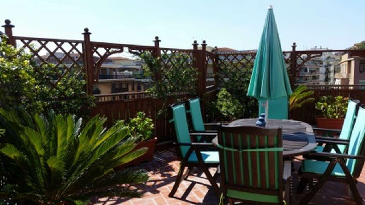 Attico ROMA vendita  GIANICOLENSE (XV MUN.) ENRICO DUNANT MONTEVERDE IMMOBILIARE SRL
