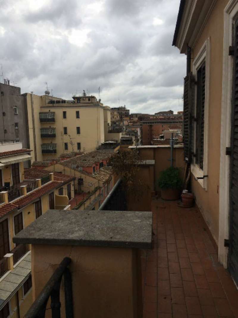 Appartamento ROMA vendita  Centro storico Urbana VESCOVIO IMMOBILIARE SRL