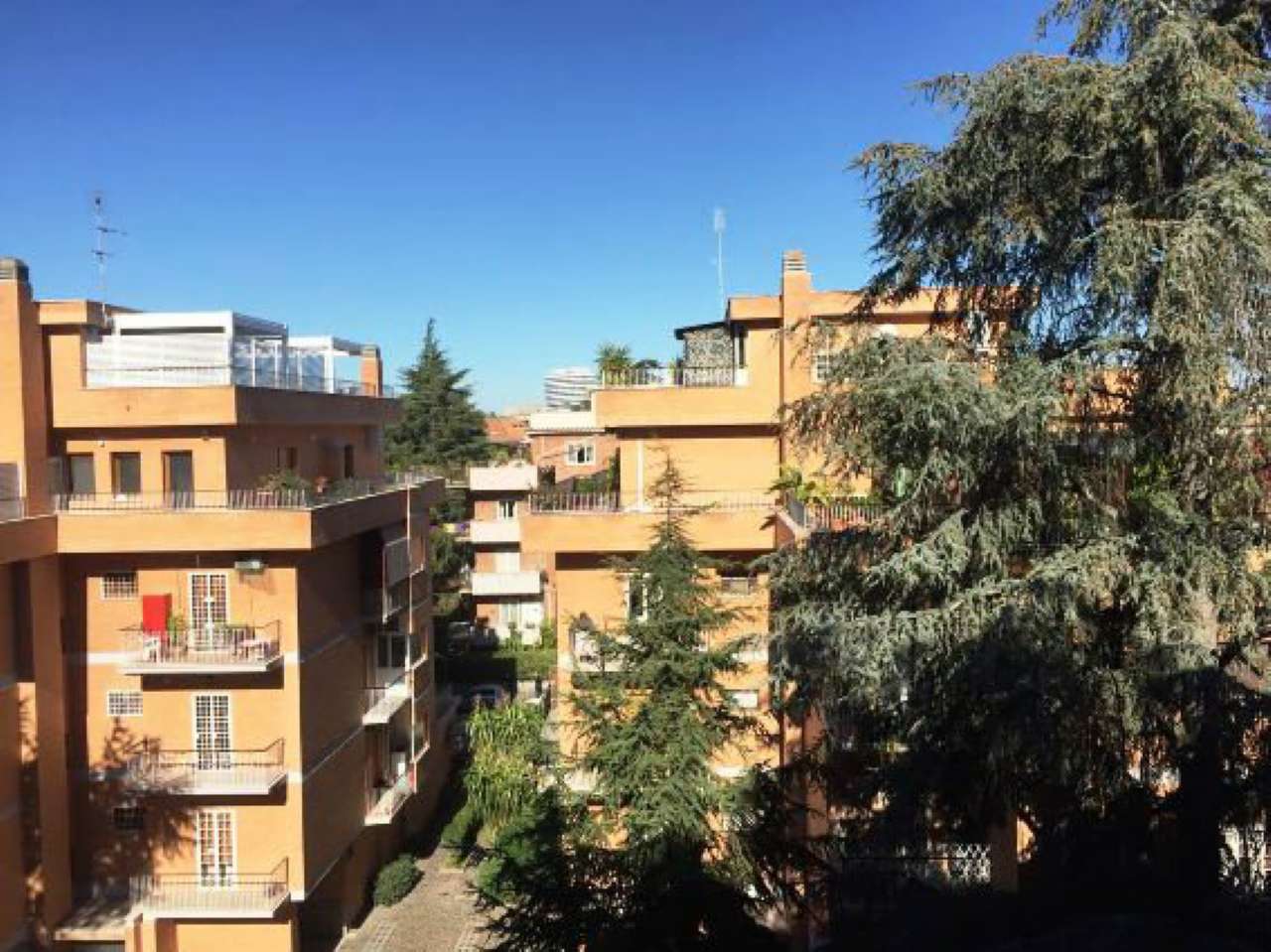 Appartamento ROMA vendita  LAURENTINA Dei Sommozzatori Talenti Immobiliare  srl