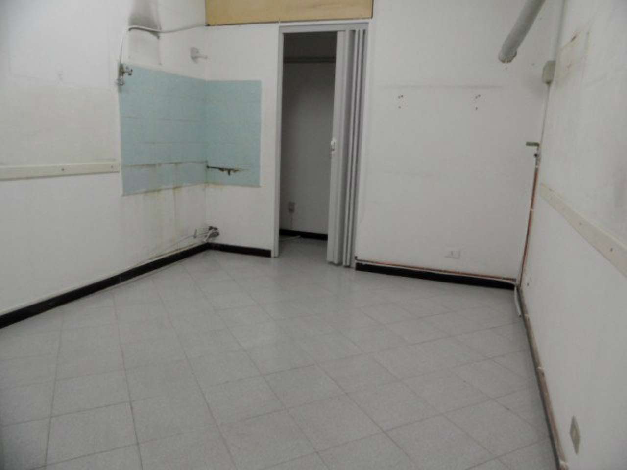 Negozio - Loc.Com. GENOVA vendita  CORNIGLIANO MURATORI studio 3 immobiliare