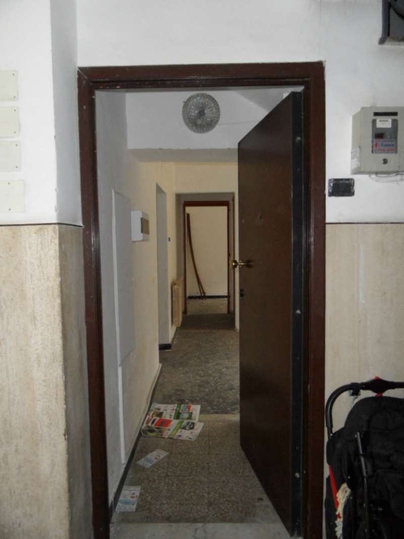 Negozio - Loc.Com. GENOVA vendita  RIVAROLO RIVAROLO studio 3 immobiliare