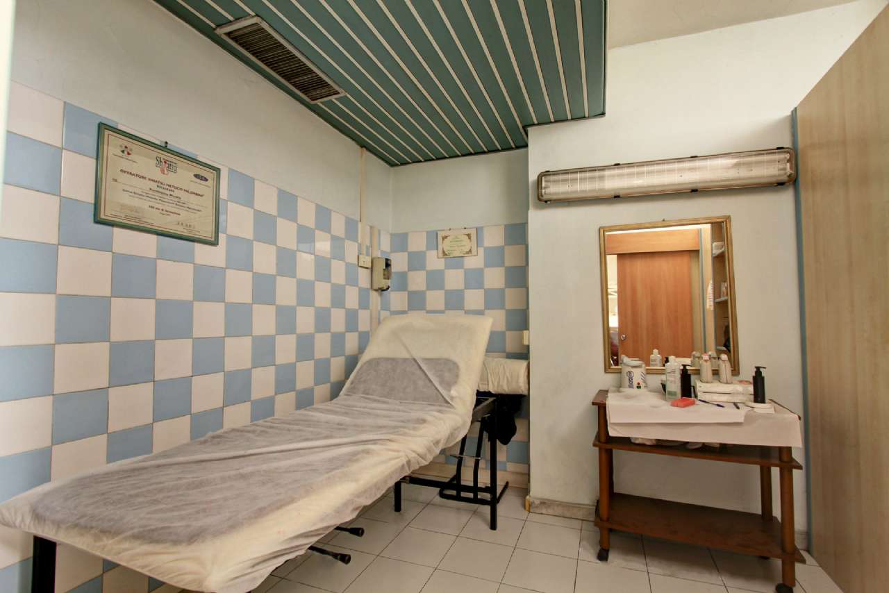 Negozio - Loc.Com. ROMA vendita  TRIESTE (II MUN.) PANARO Immobiliare Trieste 125