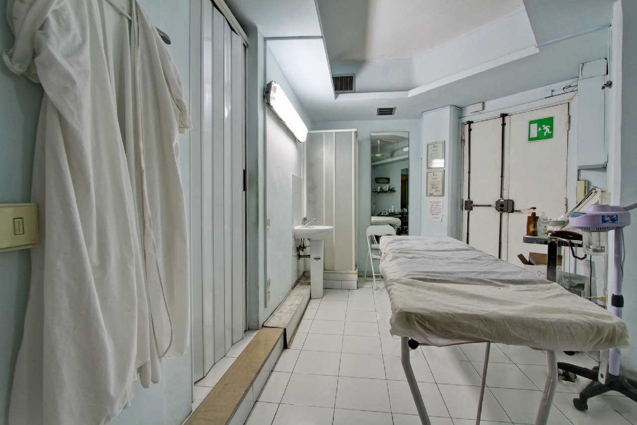 Negozio - Loc.Com. ROMA vendita  TRIESTE (II MUN.) PANARO Immobiliare Trieste 125