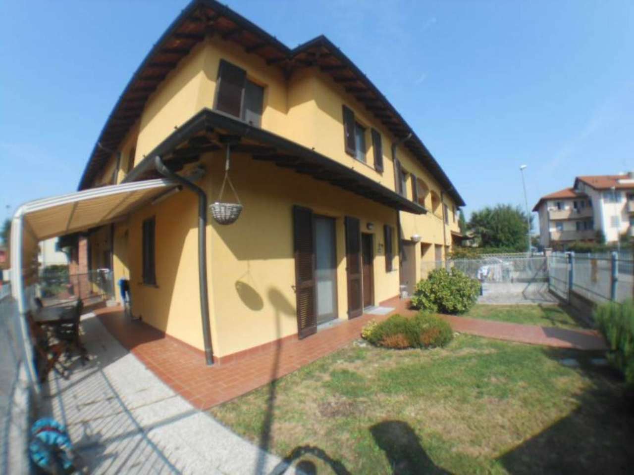 Villa Bifamiliare MONTE CREMASCO vendita   via petrarca Immobiliare Milano Hinterland