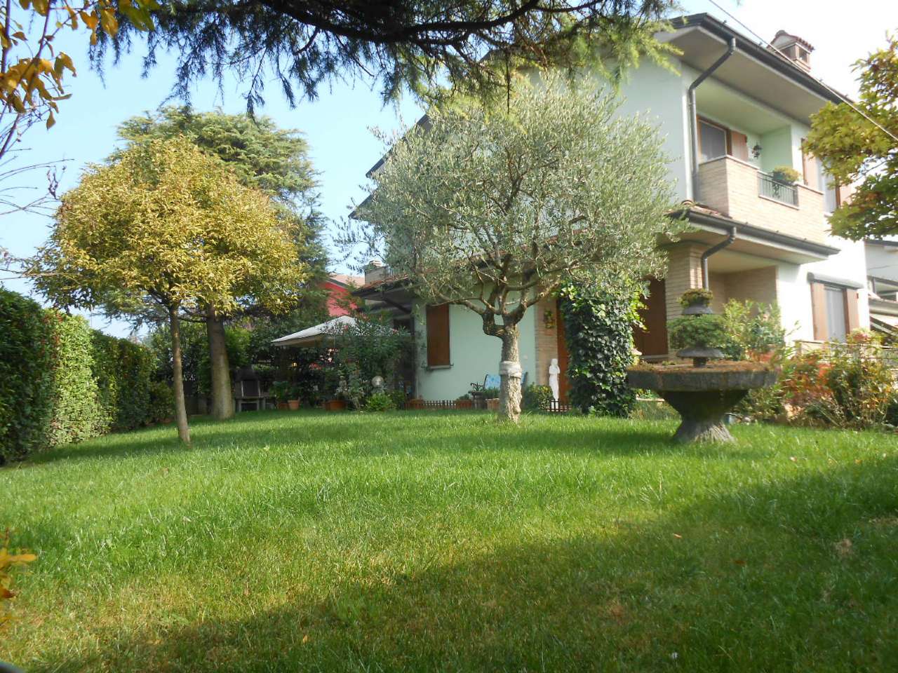 Villa SERGNANO vendita   Anna Frank Immobiliare Milano Hinterland