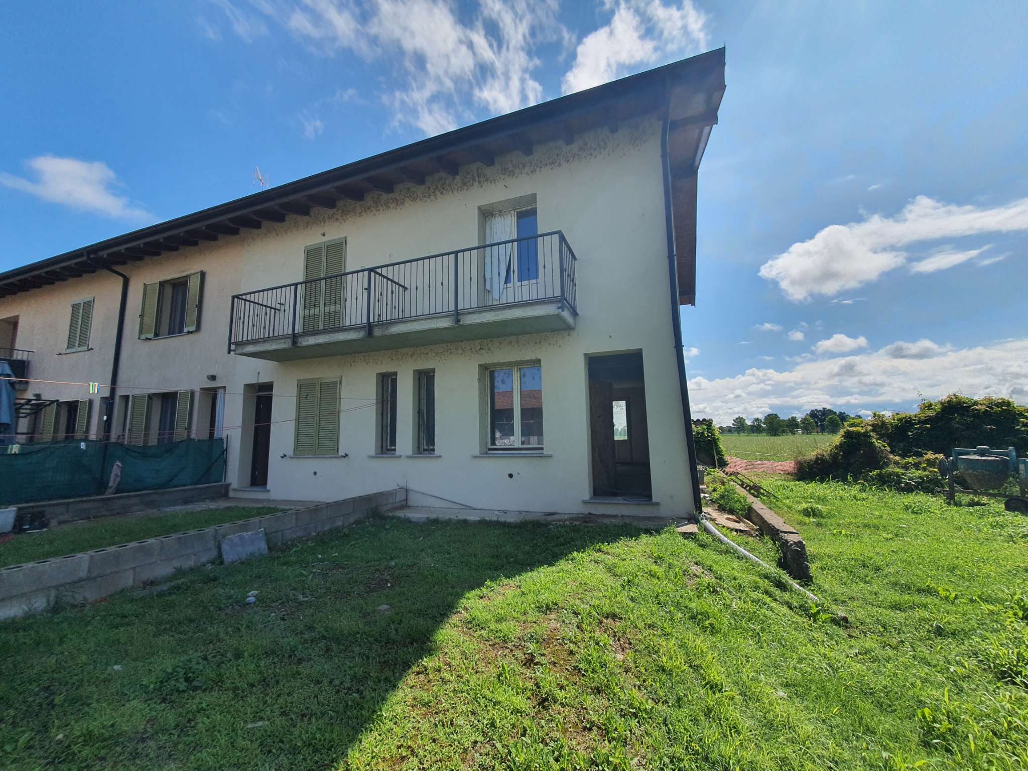 VENDITE Ville singole o a schiera a Abbadia Cerreto – foto 1