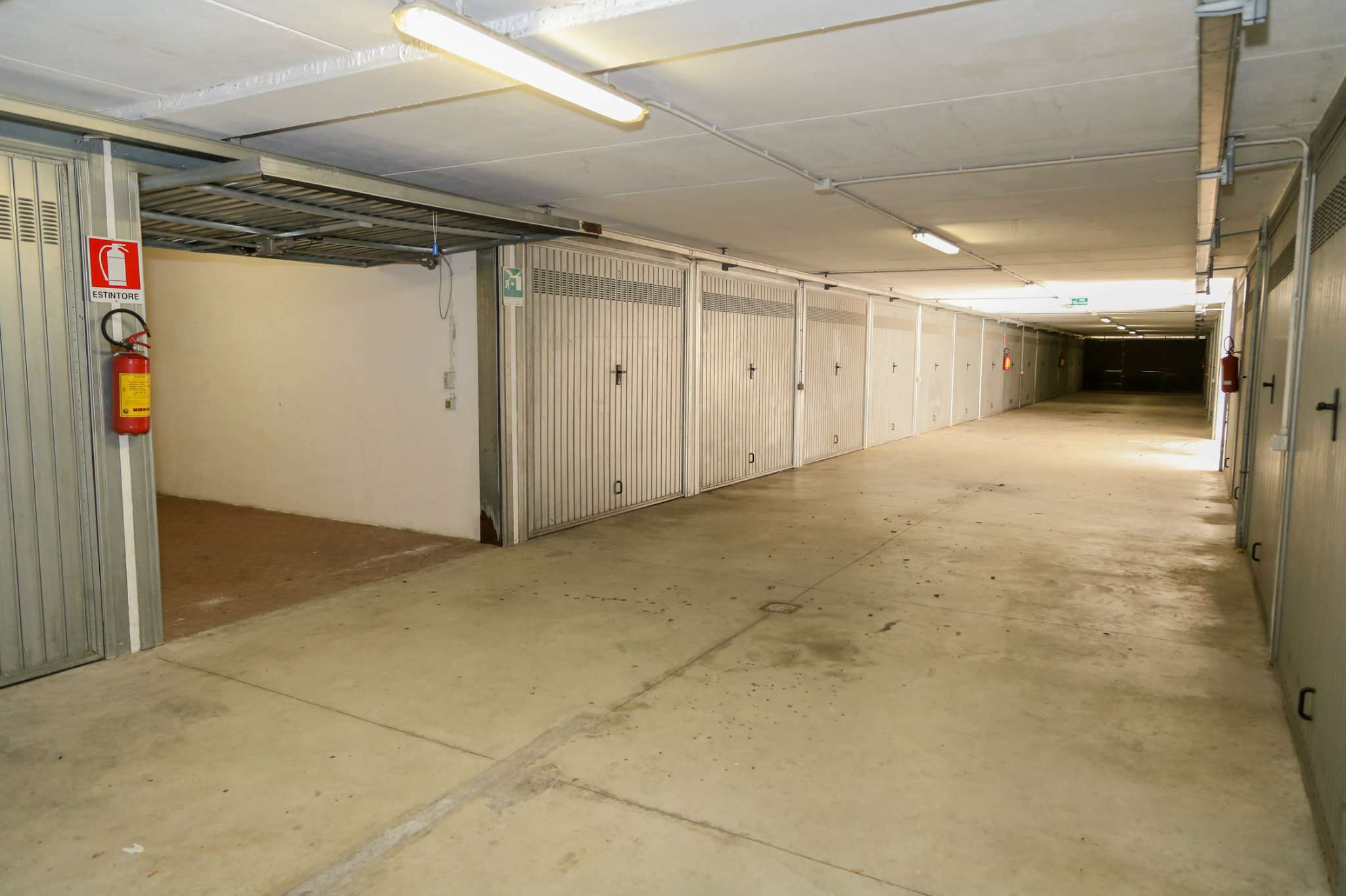 Box auto - Posto auto GENOVA vendita  SESTRI P.  Agenzia Ghirardi sas