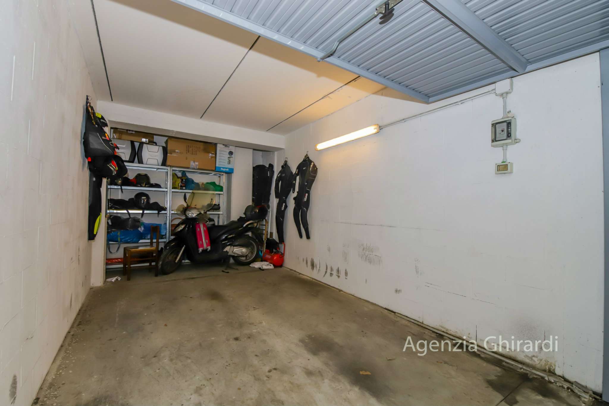 Box auto - Posto auto GENOVA affitto  SESTRI P.  Agenzia Ghirardi sas