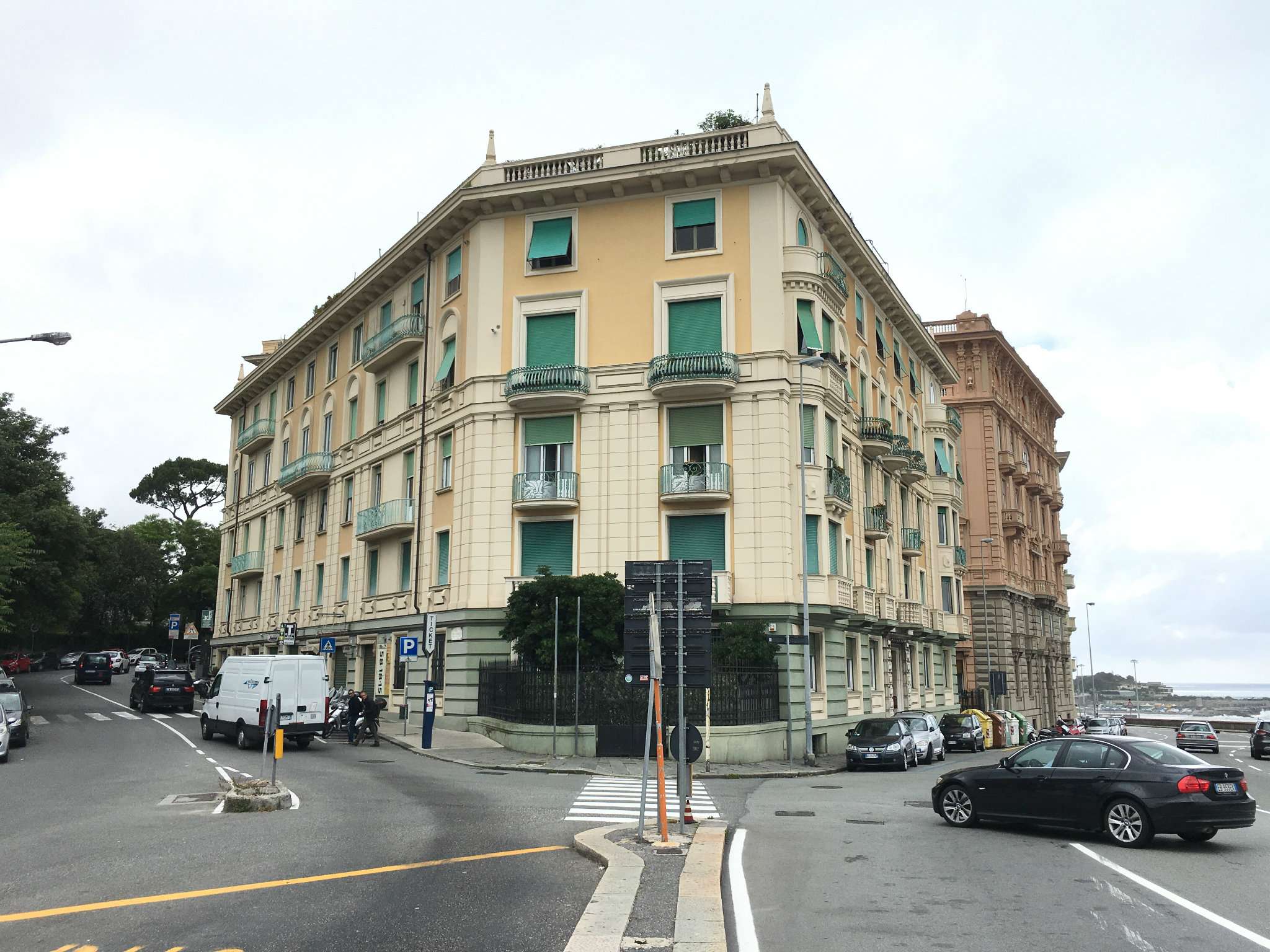 Appartamento GENOVA vendita  CARIGNANO Aurelio Saffi FIN IMMOBILIARE