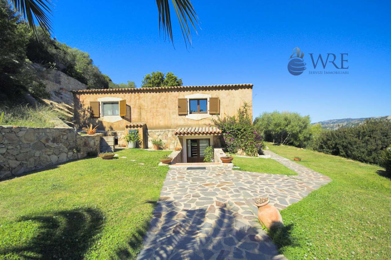 Villa ARZACHENA vendita   lu pireddu World Real Estate Srl