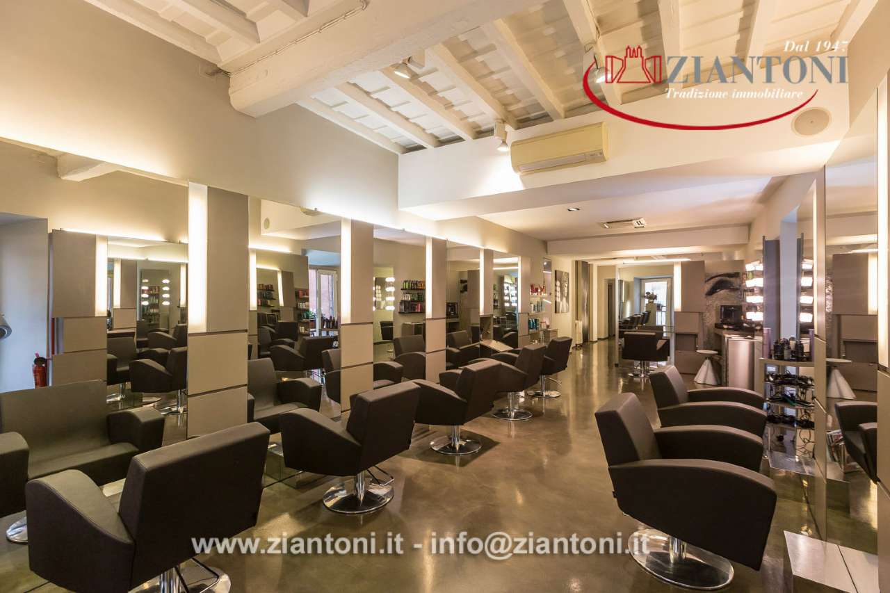 Negozio - Loc.Com. ROMA vendita  Centro storico Frattina AGENZIA IMMOBILIARE ZIANTONI