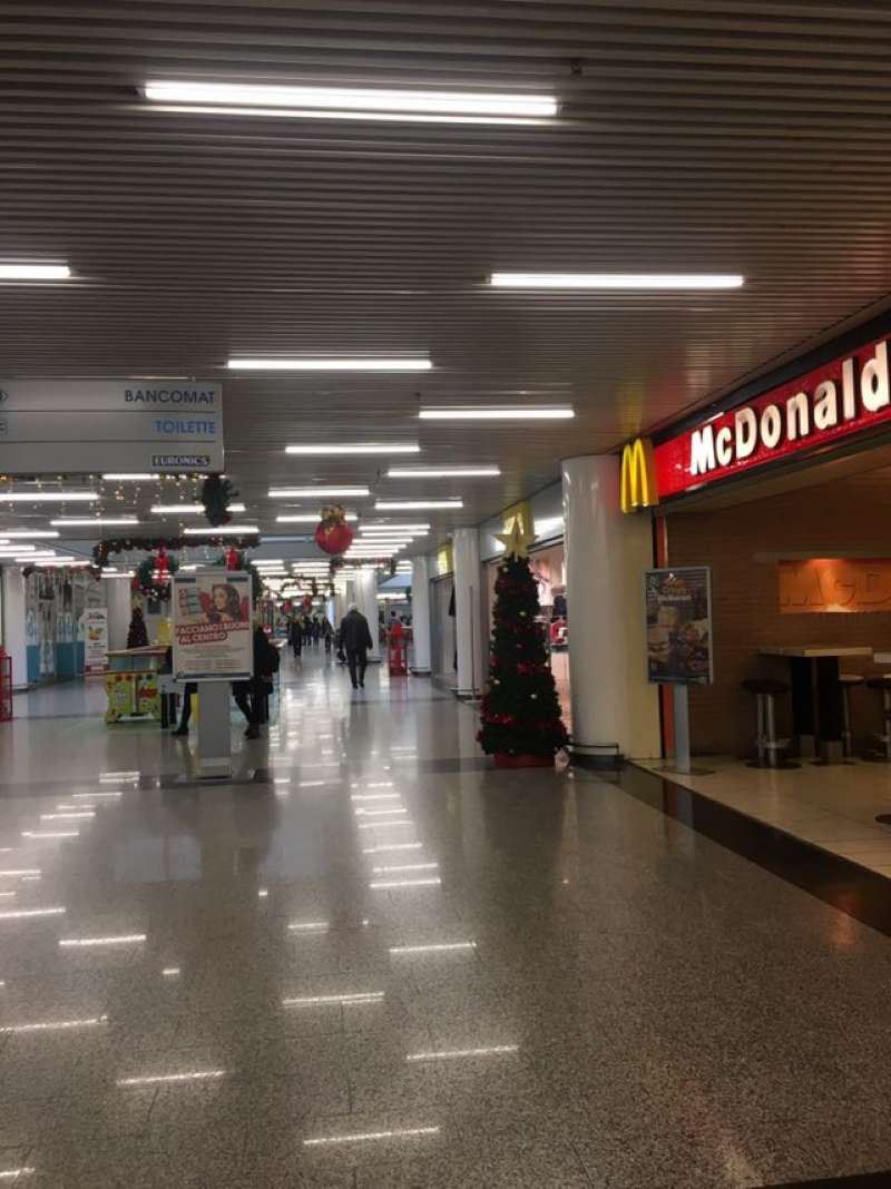 Negozio - Loc.Com. ROMA vendita  ARDEATINO  Mario Rigamonti Immobiliare Gallia di Botarelli Stefania