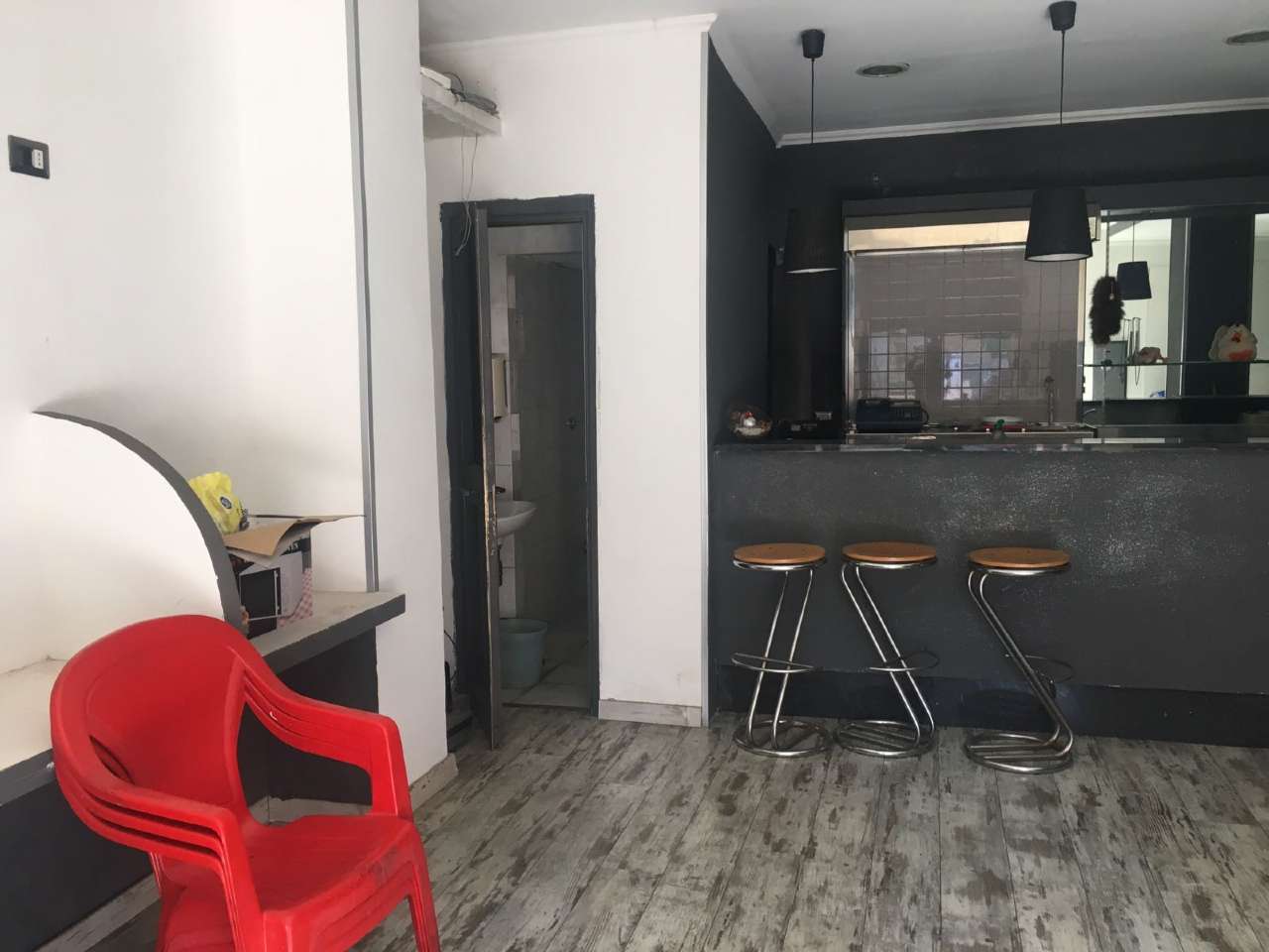 Negozio - Loc.Com. ROMA vendita  Tiburtina Giacomo Ciamician Immobiliare Gallia di Botarelli Stefania