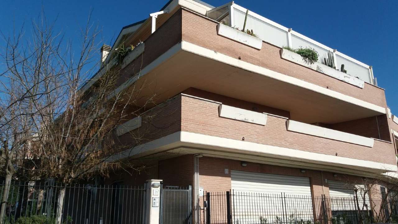 Appartamento ROMA affitto  LAURENTINA Alessandro Vivenza Immobiliare Gallia di Botarelli Stefania