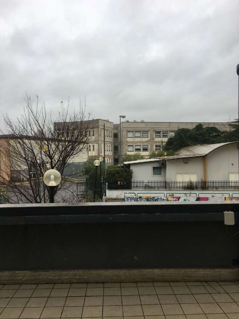 Negozio - Loc.Com. ROMA vendita  LAURENTINA Renato Cesarini Immobiliare Gallia di Botarelli Stefania