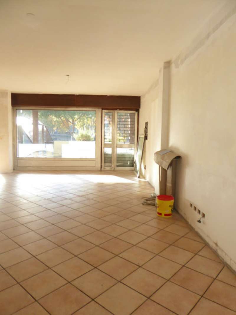 Negozio - Loc.Com. ROMA affitto  Tiburtina delle Crociate Pieffe Immobiliare Srl
