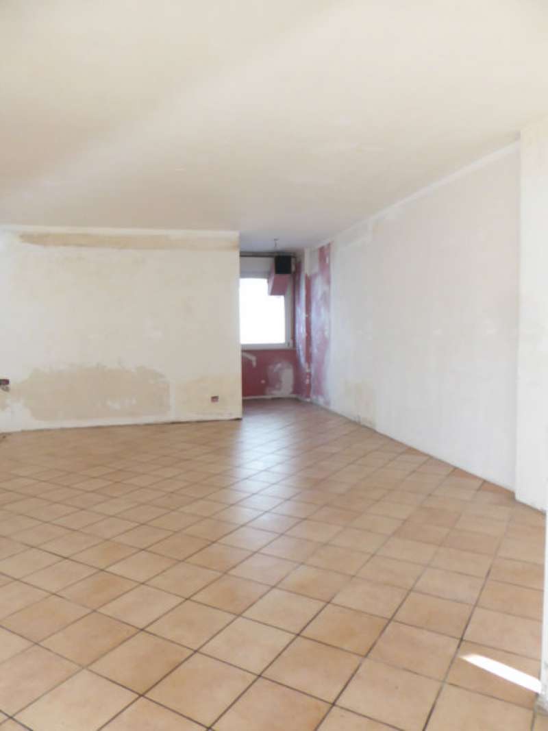 Negozio - Loc.Com. ROMA affitto  Tiburtina delle Crociate Pieffe Immobiliare Srl