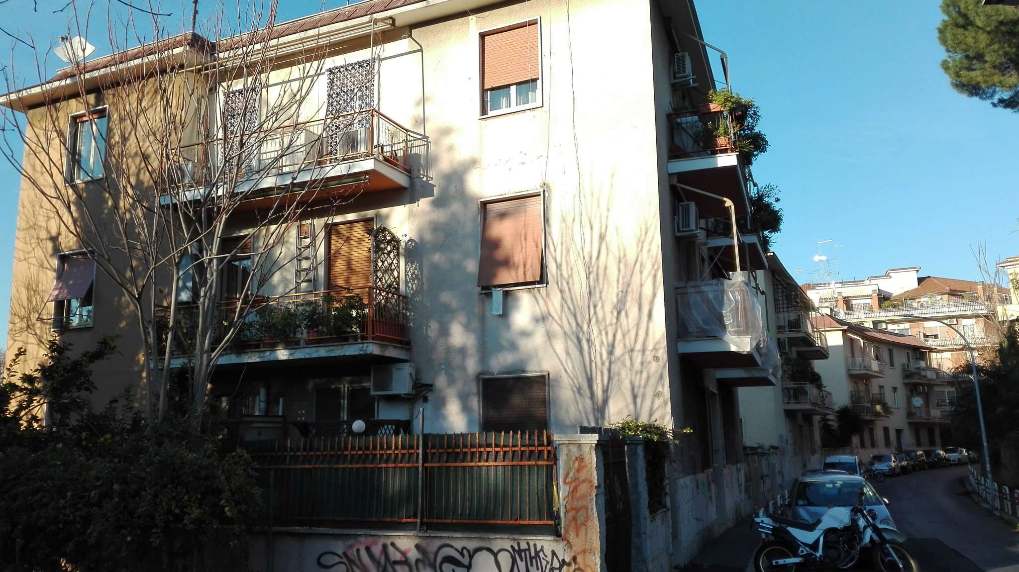  roma vendita quart: colombo uno holding