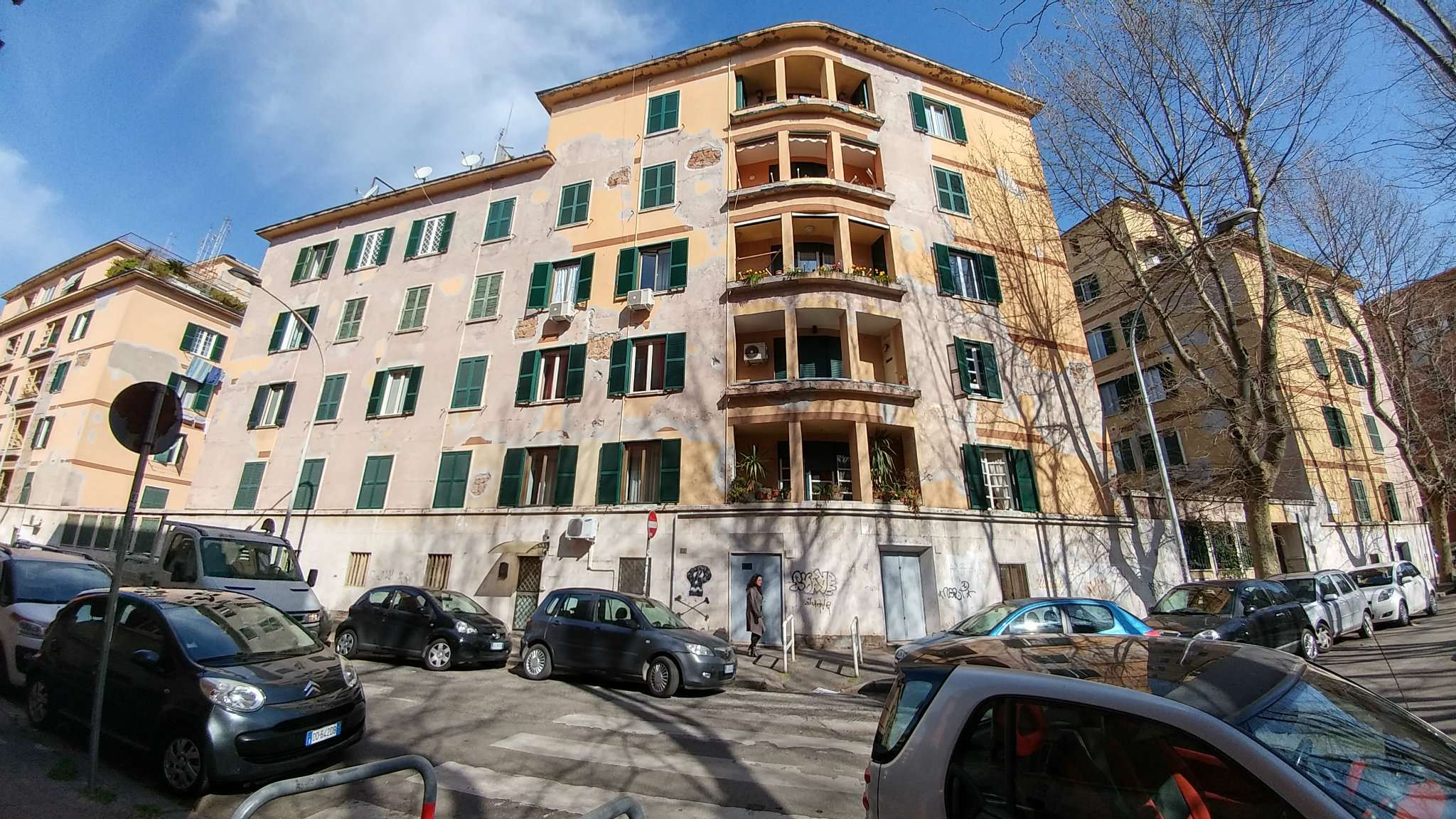  roma vendita quart: colombo uno holding