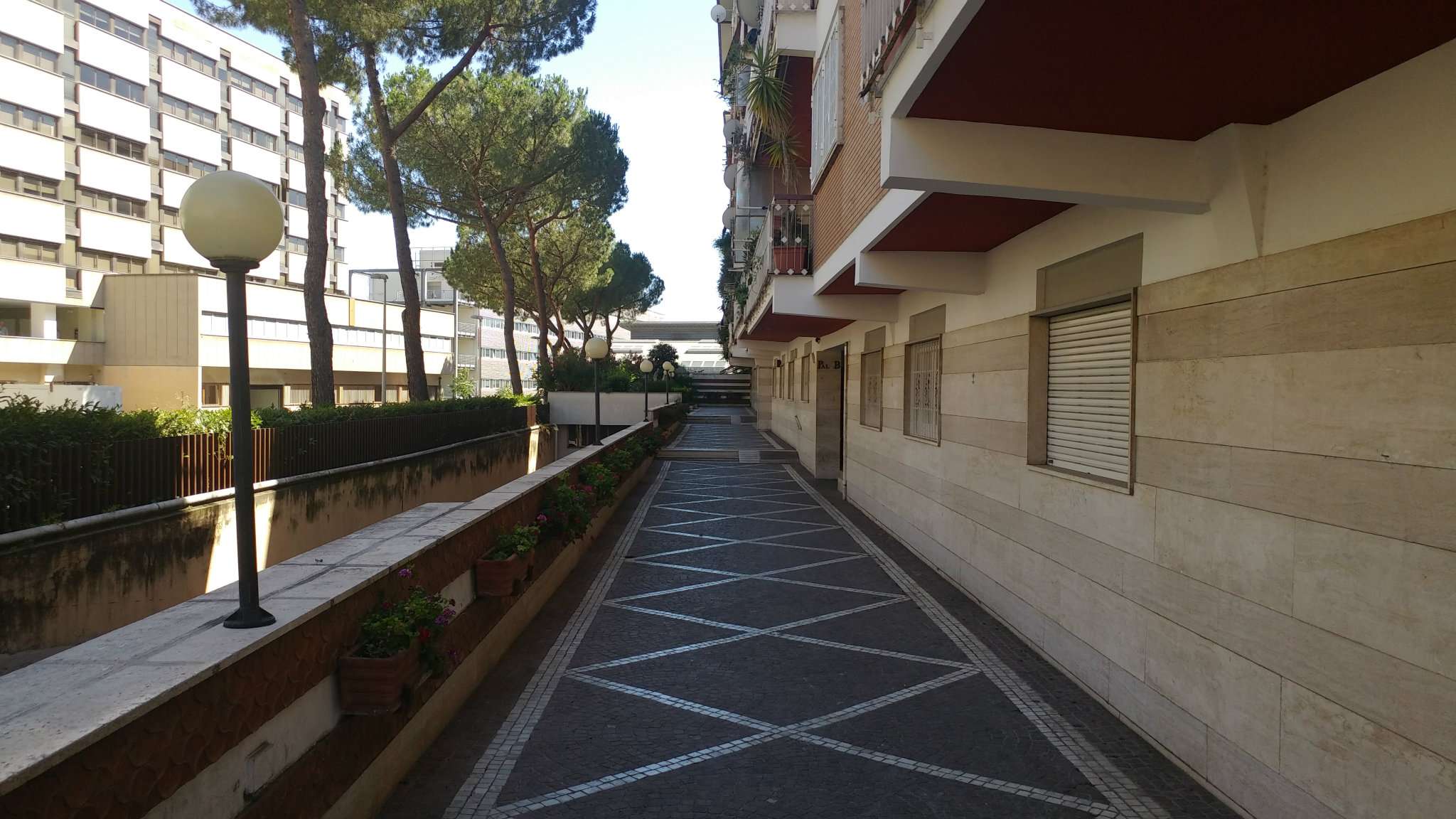 Appartamento ROMA vendita  MARCONI Antonino Pio Uno Holding