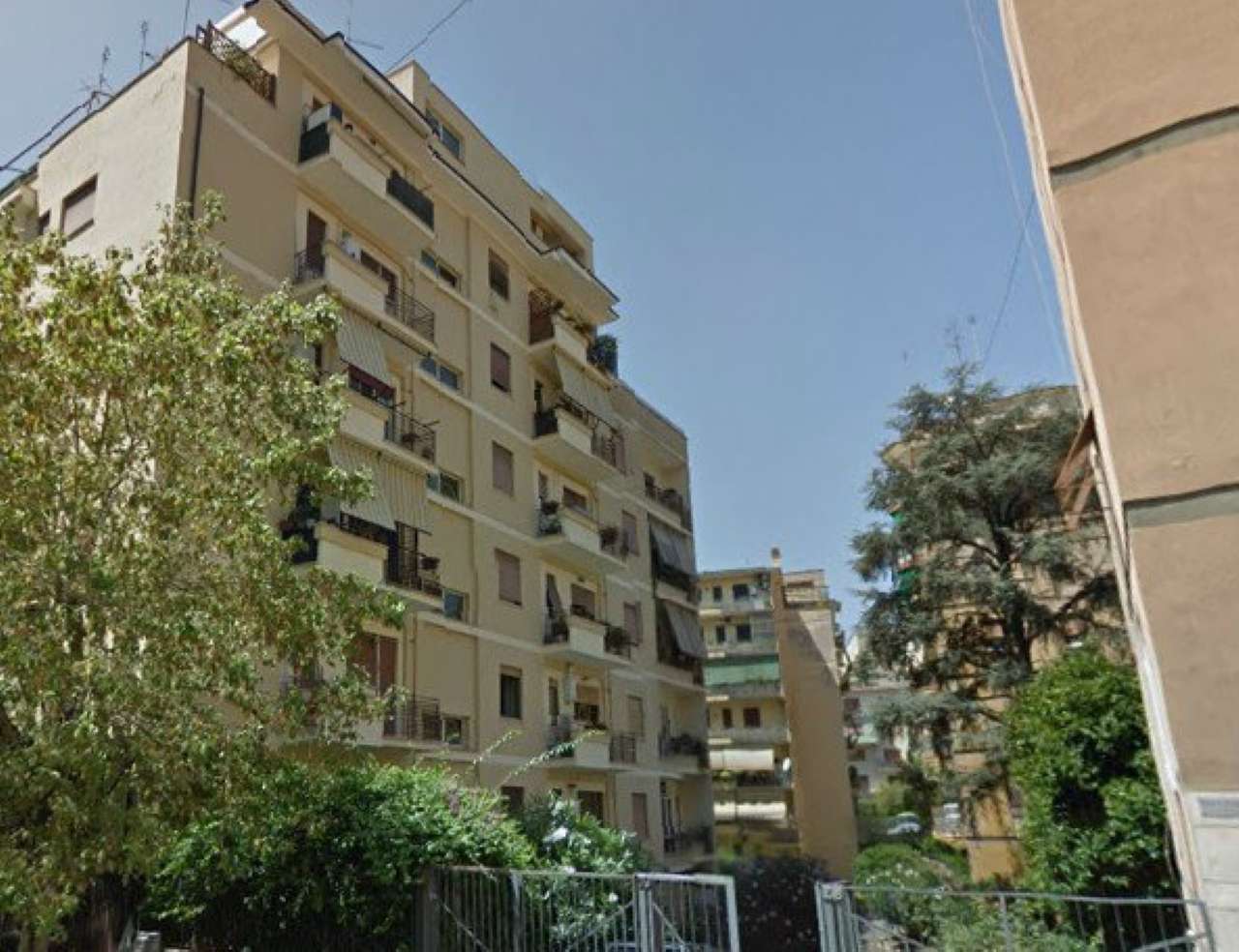  roma vendita quart: colombo uno holding